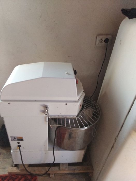 Духовка нон пиширадиган