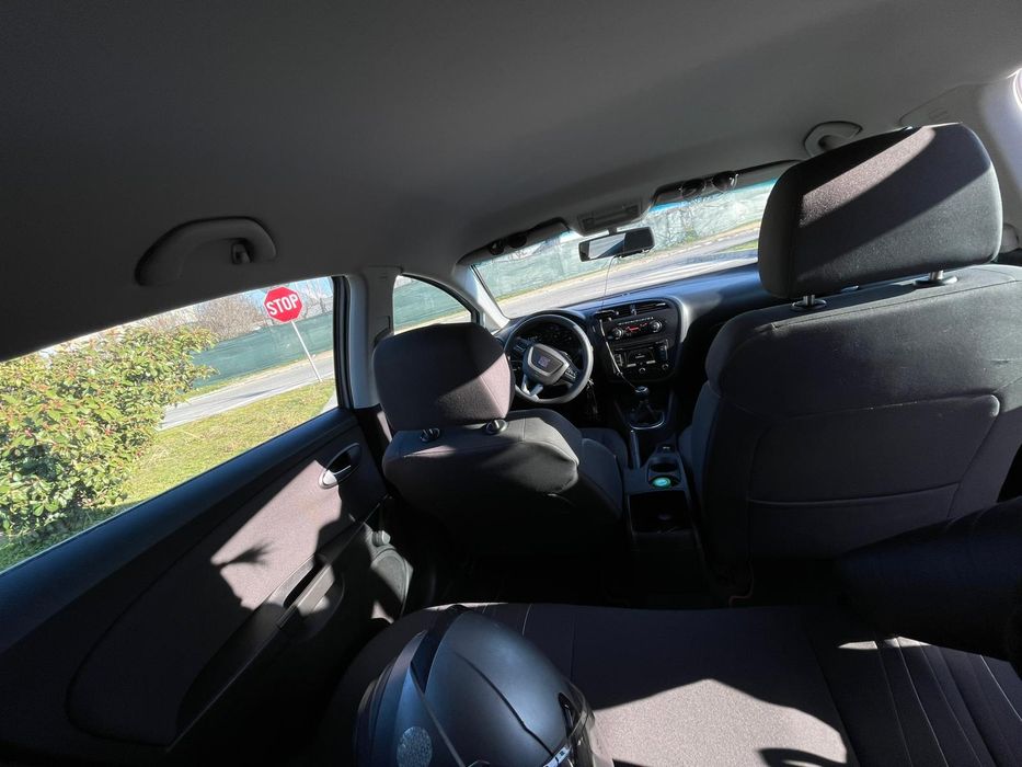Vând Seat Leon 1.6tdi 2012 105cp