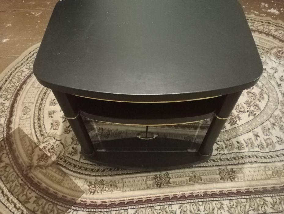 Продам тумбу под тв