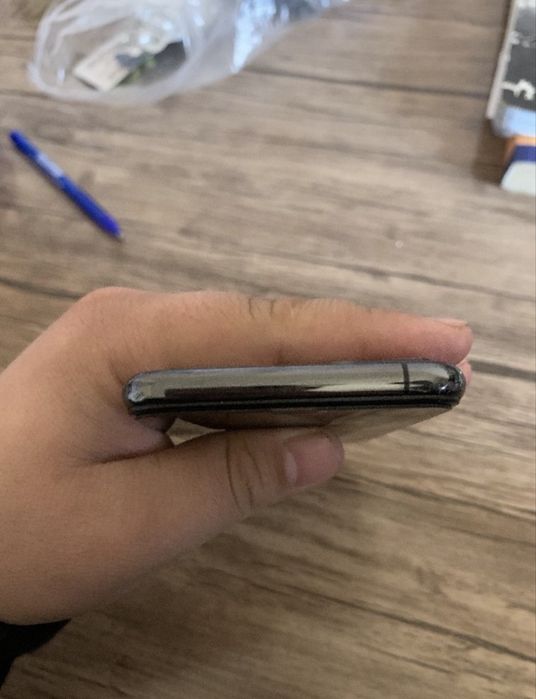 Iphone 11 Pro Srochna sotiladi