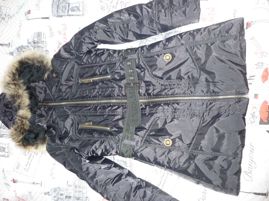 Дамско зимно яке с гугла