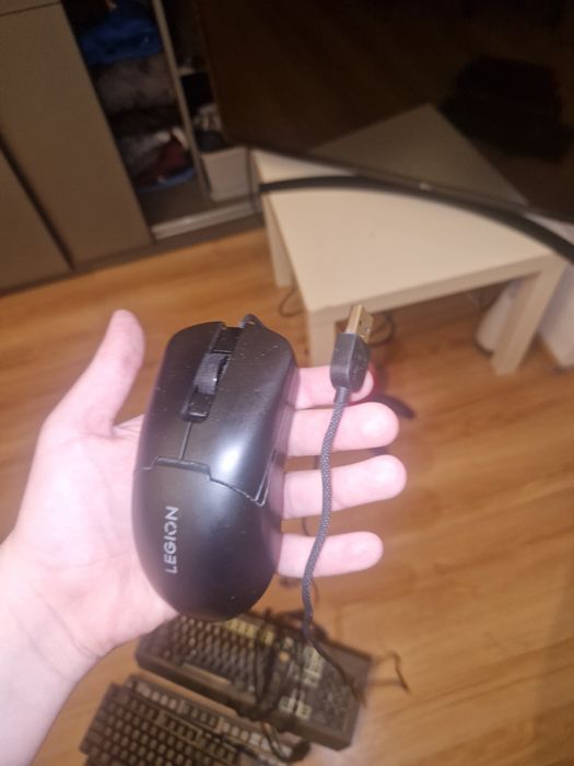 Pachet tastaturi si mouse  CONTINE SI keycaps si swicthuri hotswapable