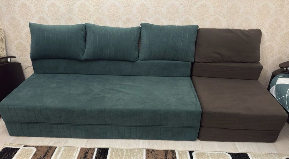 Бескаркасный диван