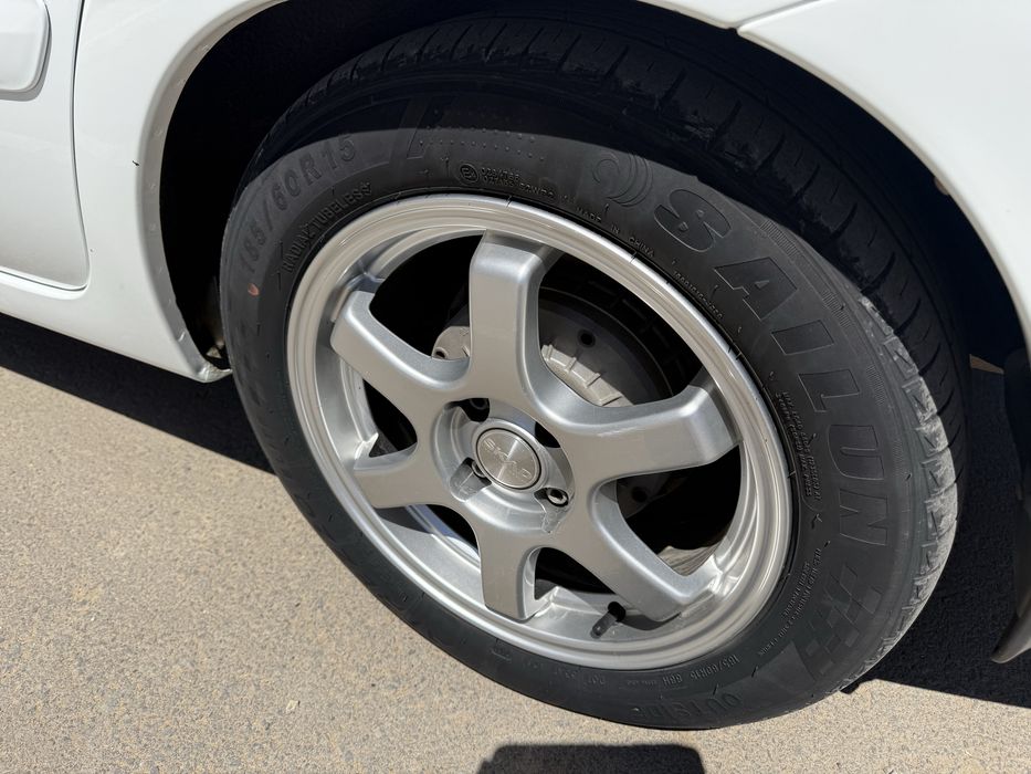 Литые диски SKAD R15 с шинами Sailun 185/60 R15