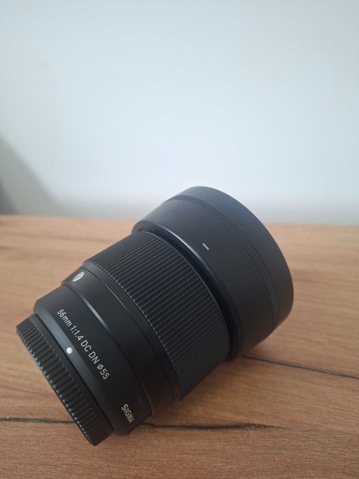 Obiectiv Sigma 56mm 1. 4