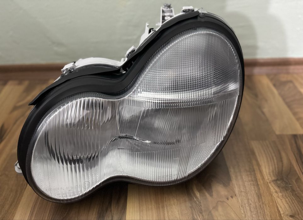 Ляв фар за Мерцедес ц-клас w203