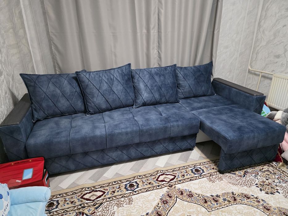 Продам диван фирмы Байтак