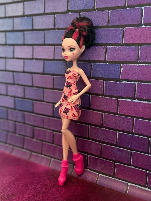 Draculaura monster high