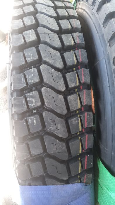 Авто шина 9.00R20