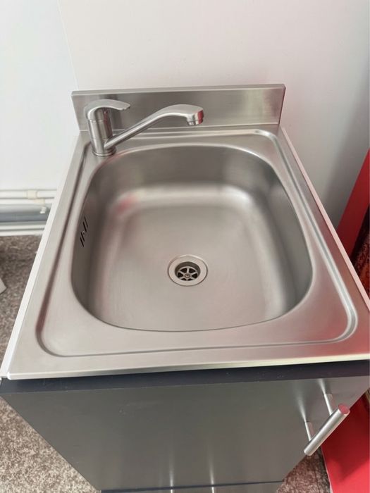 Chiuvetă inox cu dulăpior și baterie – stare foarte bună
