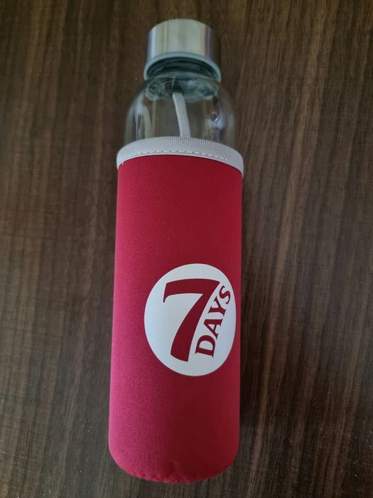 Стъклена бутилка , 7 days