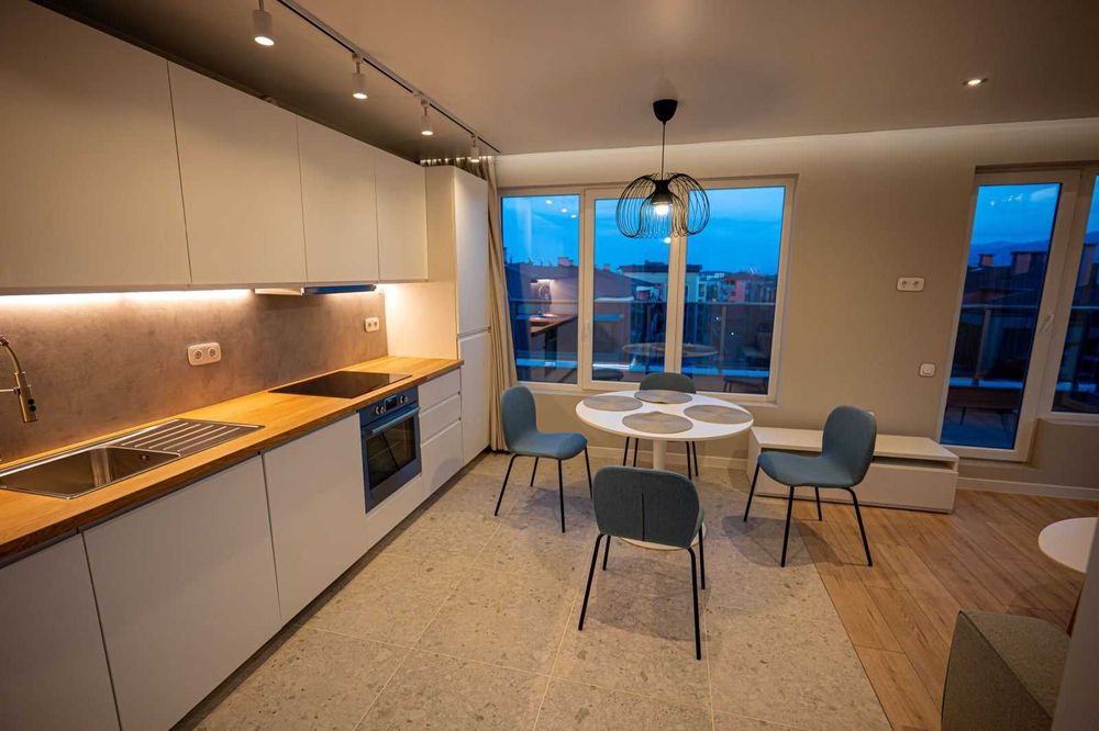 Продава се Двустаен апартамент в Пловдив, Остромила - 71 кв.м за 1070 €/кв.м - Снимка #2