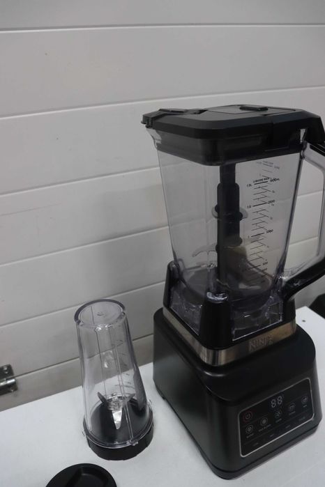 Кухненски робот Ninja 3-в-1 с 5 програми С ЛИПВСАЩИ ПРИСТАВКИ