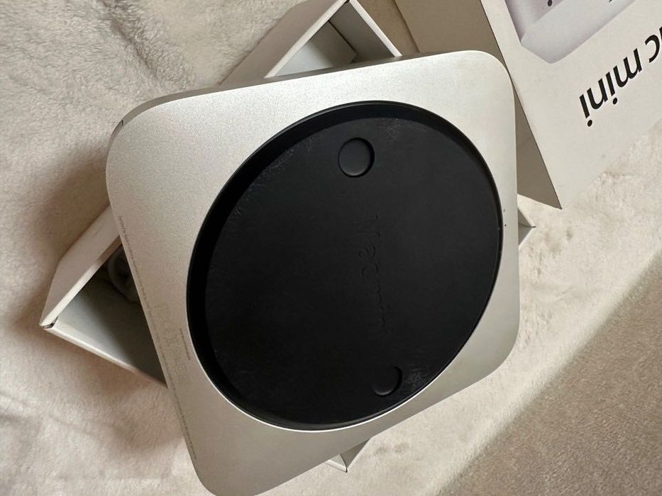 Apple Mac Mini Mid Processor 2.3 GHz Intel Core i5  12GB SSD 500GB