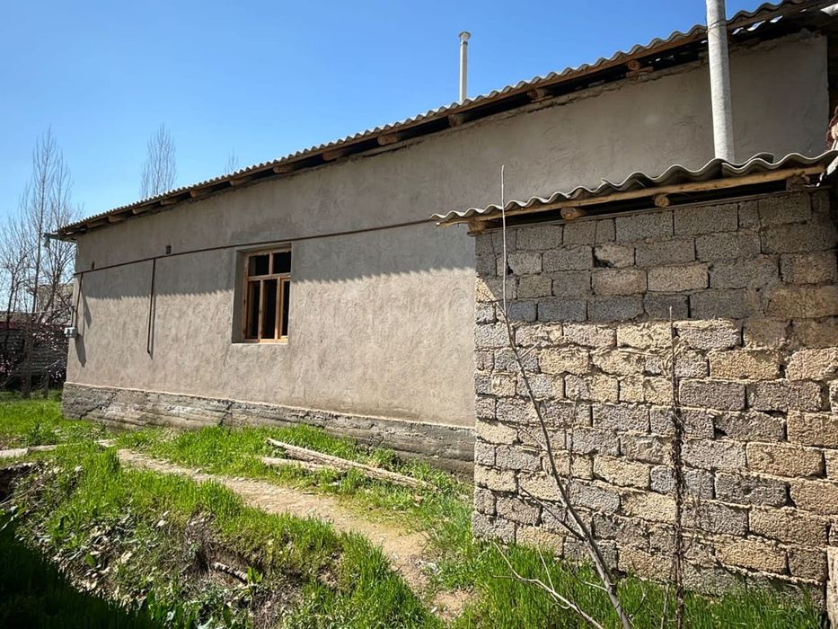 Sowna Aray 555 beshbormoq yonida havli bor sotiladigan 11sotik