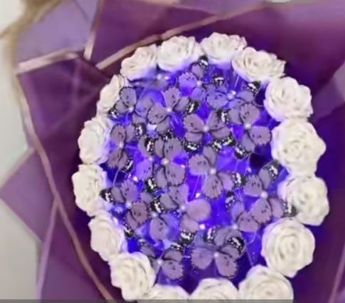 Розы из атласных ленты ручная работа принемаю заказ одна штука 13000