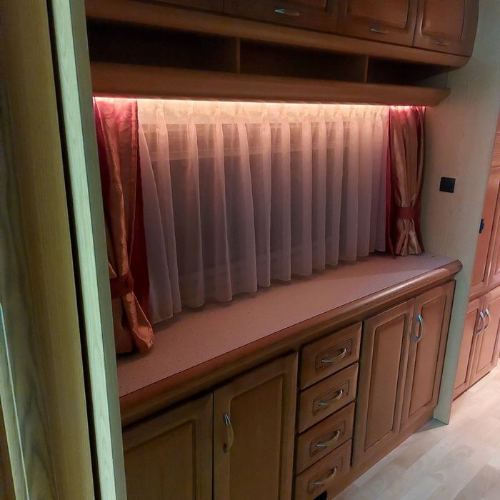 Продавам каравана Hobby Prestige, модел 2005 година