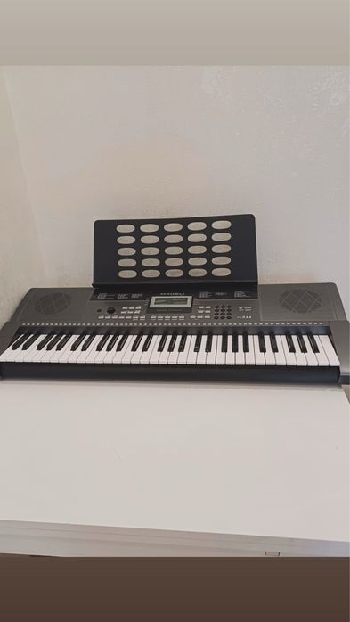 Синтезатор продам