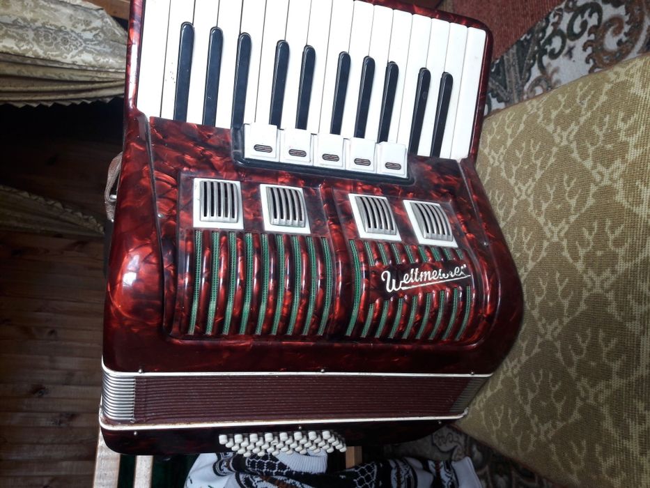 Акордеон Перфектен