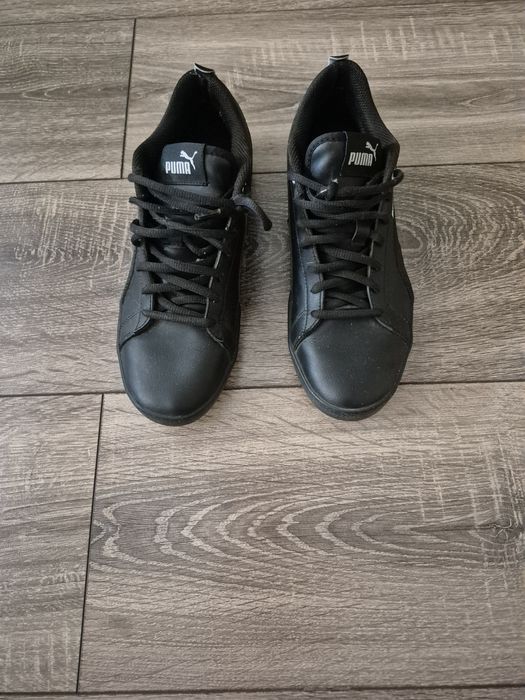 Женские кроссовки