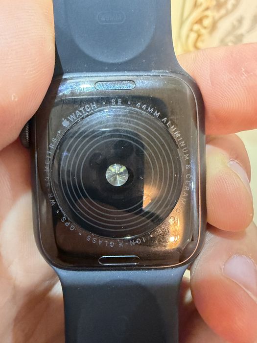 Aplle watch se 44 mm  эпл уотч