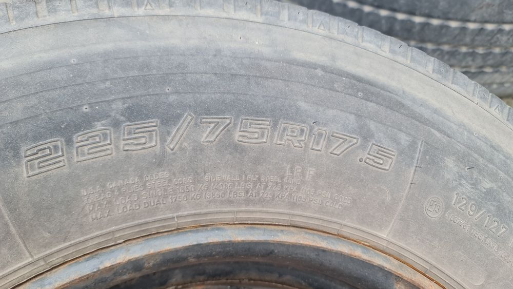 Vand 2 anvelope Fulda directie 225 75 17.5