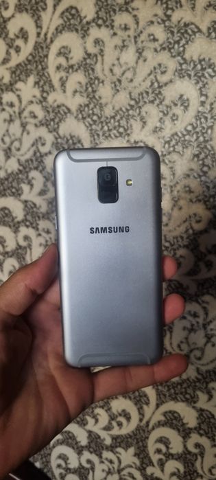 Samsung a6 sotiladi