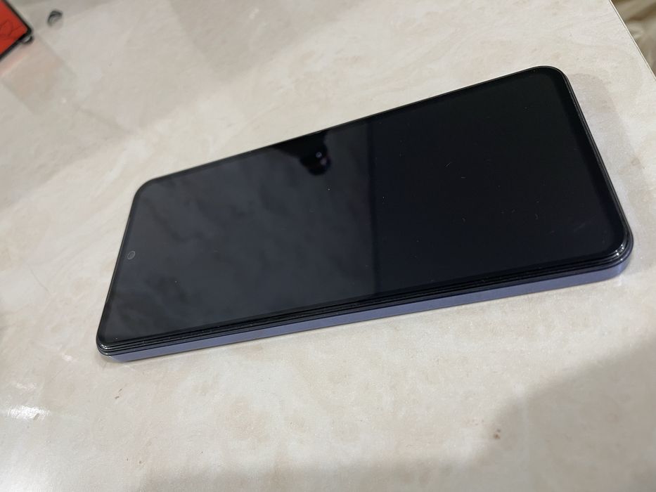 Продаю Vivo Y100