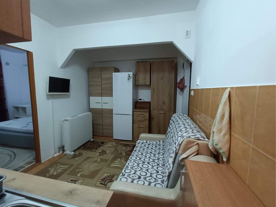 Vand garosniera Viile Sibiului mobilata utilata complet