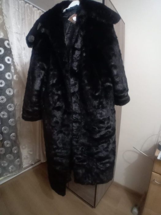 Blană de iarna neagra