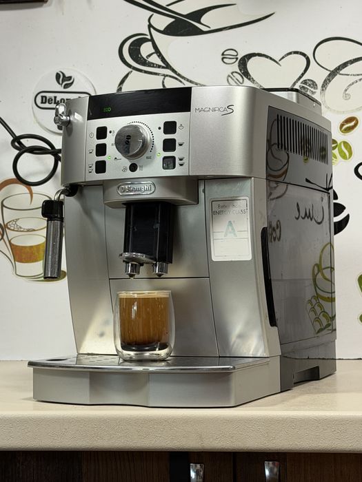 Кафемашина кафе автомат delonghi magnifica S с гаранция