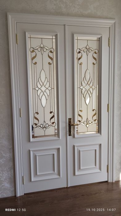 Межкомнатные МДФ двери. неоклассика.крашенный и шпонирован под заказ