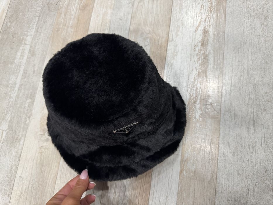 Gucci, Prada шапки