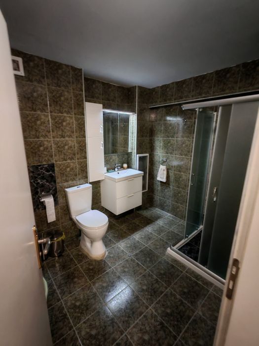 Дава се под наем Тристаен апартамент в Плевен, 9-ти квартал - 98 кв.м за 565 € - Снимка #7