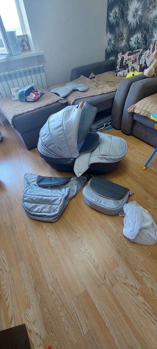 Продам коляску Adamex