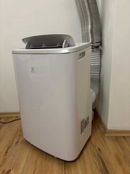 Преносим климатик Electrolux Comfort 600, 12000 BTU