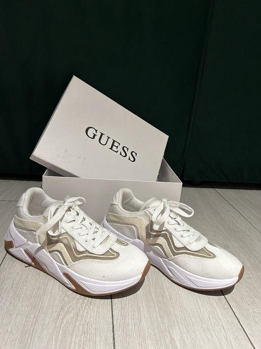 Adidasi / sneakers originali Guess