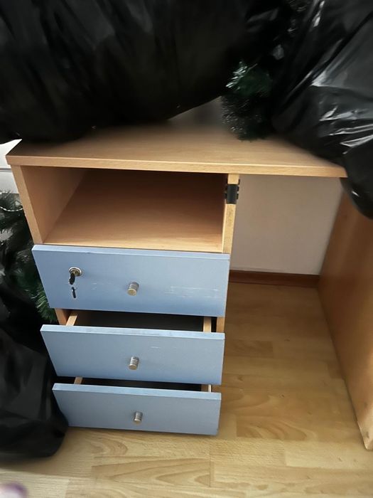 Продам тумбочки офисные