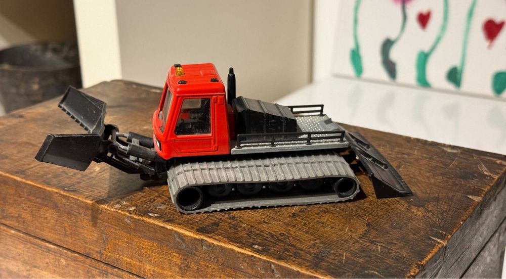SIKU PISTENBULLY 600 1:50 ratrac ski macheta masinuta masina