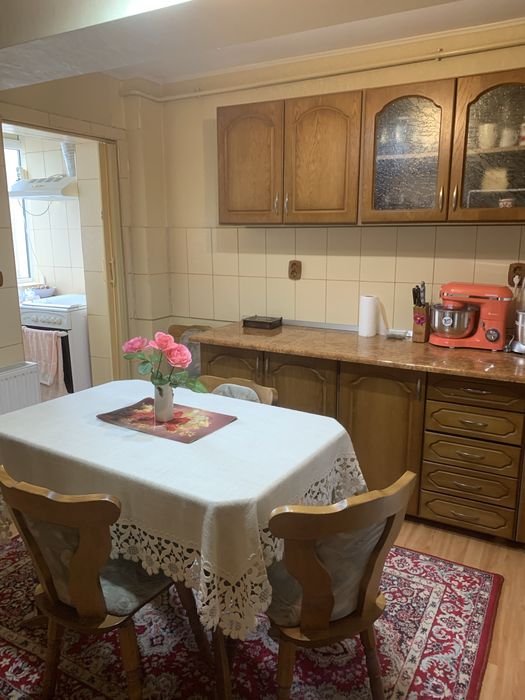 Vând apartament în mun. Caracal, 3 camere, vizavi de Penny - direct proprietar