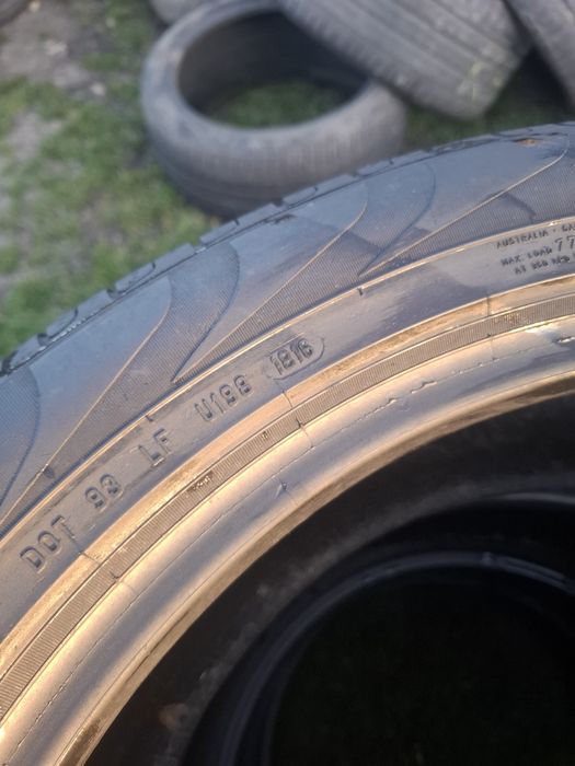 Vand set anvelope 235 55 19 pireli de vara bune