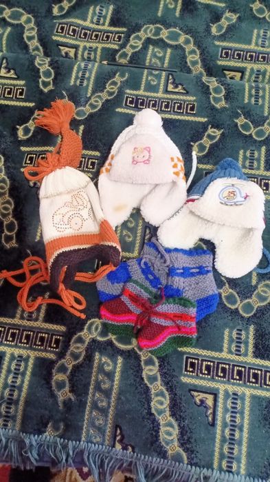 Комбинзон+ шапочки и носочки