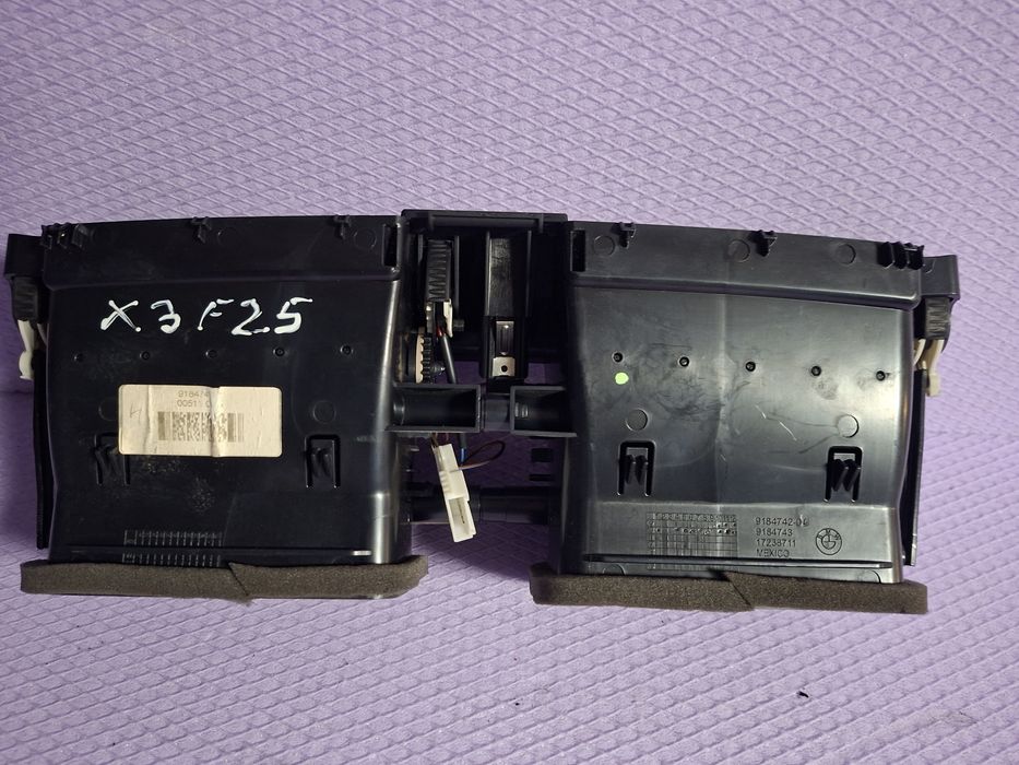 Grila ventilatie bord BMW F25 F26 Cod 9184742