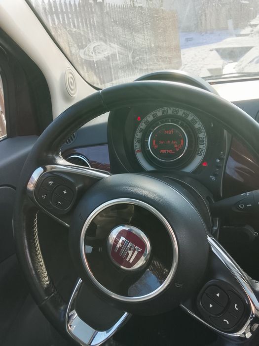 Vând mașină FIAT 500 .