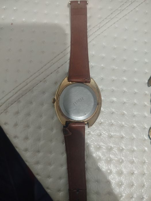 Часы продам цена договорная