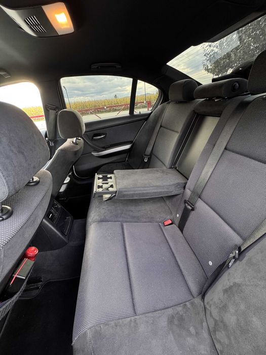 BMW E90 LCI 318i M Paket – 2010 – 2.0 Benzină