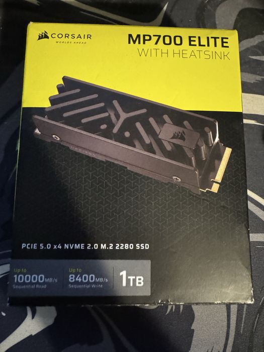 SSD 1TB 5.0 x4 CORSAIR MP700 elite