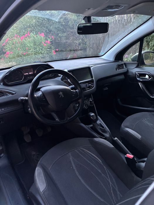 Peugeot 208 2014