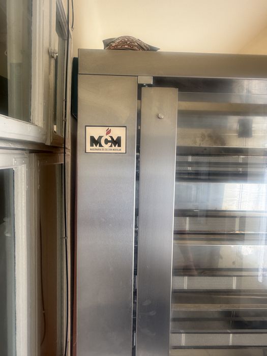Rotisor profesional pe gaz MCM – capacitate mare – inox