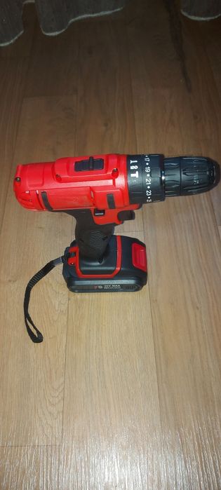 Дрель шруповерт.